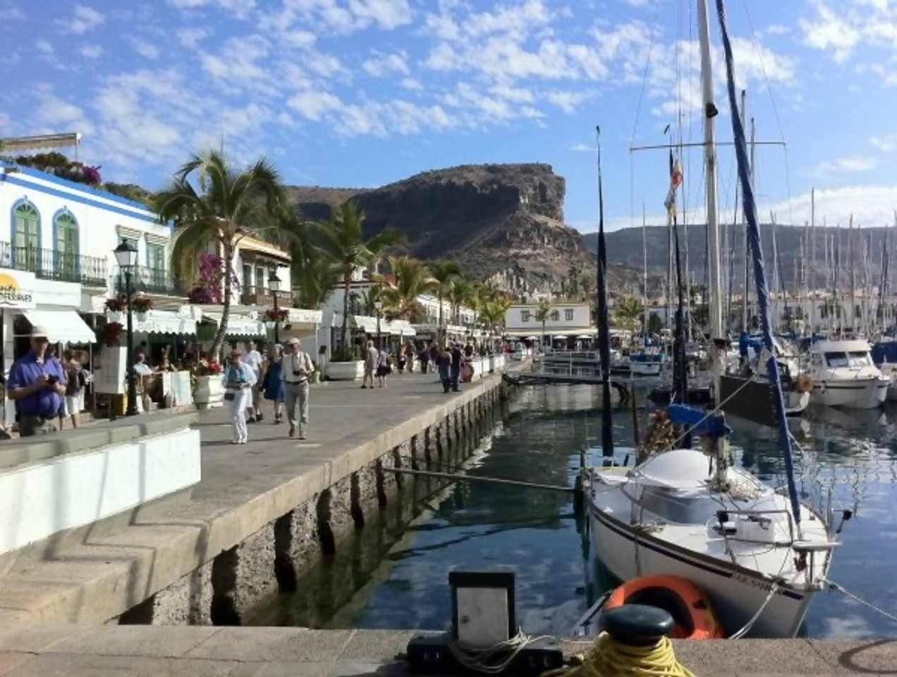 Precioso Yate En El Centro Del Puerto De Mogan Hotel Kültér fotó